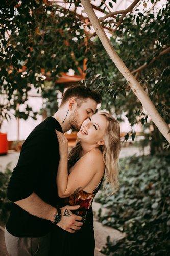 mobile - carousel-hero-element image-6