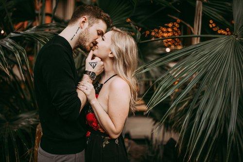 mobile - carousel-hero-element image-0