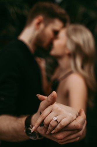 mobile - carousel-hero-element image-5